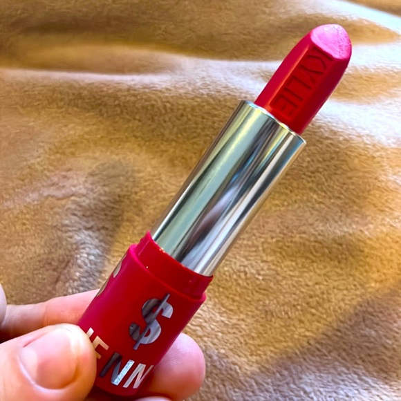Kylie cosmetics lipstick